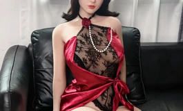 黑丝透胸姐姐教你自卫