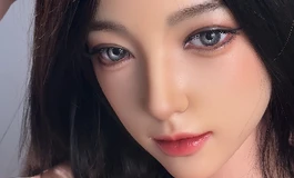 指尖落在锁骨时，我听见你呼吸乱了