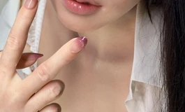 我家梦英说想亲嘴谁来
