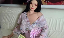 洗澡打粉穿衣摆姿势拍照一气呵成