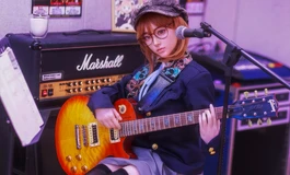 【Live House】 左摇排练房霓虹灯下的女主唱