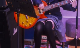 【Live House】 左摇排练房霓虹灯下的女主唱