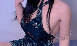 旗袍开叉处，是给我的入场券吗