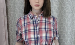 美女的花格子衬衫女子