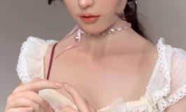  碎花蕾丝清甜少女