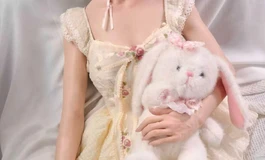  碎花蕾丝清甜少女