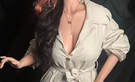 喜欢夜间暴漏的超模小姐沈清秋，深夜大衣夜访走秀