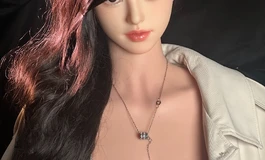 喜欢夜间暴漏的超模小姐沈清秋，深夜大衣夜访走秀