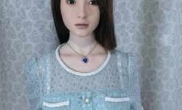 穿清新小香风连衣裙的女子