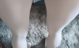 还是穿上衣服好看