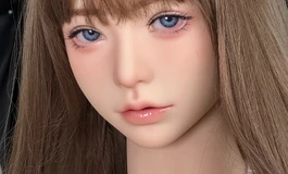 今天的雪莉看起来格外淑女，私下还在偷偷自慰