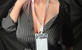 路易莎的咖啡时间：皮裙与丝袜下的隐秘邀约