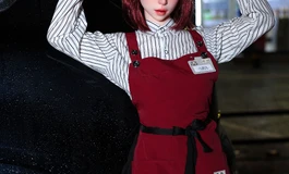 COS《在超市后门吸烟的二人》山田小姐