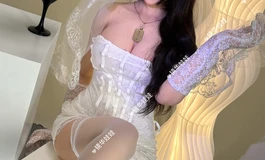 （多图慎入）穿婚纱的小琪踩我脸上了…足控直接升天(//▽//)