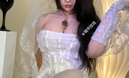 （多图慎入）穿婚纱的小琪踩我脸上了…足控直接升天(//▽//)