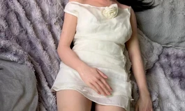 紫与白的浪漫碰撞，枕边专属，独享安静陪伴
