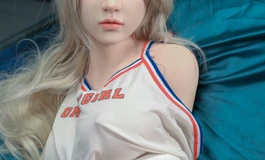 浅金运动风少女，软感半身人偶的轻甜日常