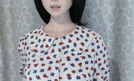 穿花衣服的女孩，纯朴可爱