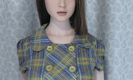 花格子裙子女子，风姿绰约