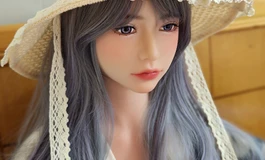 给我老婆买了一顶好看的帽子