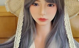 给我老婆买了一顶好看的帽子