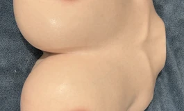 真人倒模1;1铂金硅胶胸膜活动价700元，视频可见软度