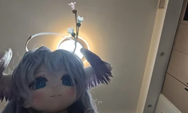 感觉总有一股视线在一直盯着我