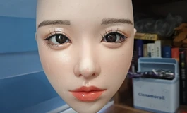 开口头雕，鼻子掉妆和下巴有点磕碰，口无使用无撕裂，750包邮