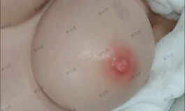 2500出全新150大胸 微瑕疵