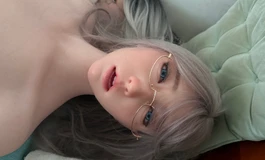 纨吞裴涩琪头雕