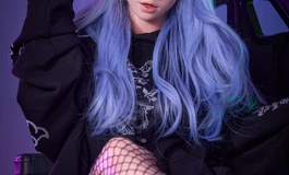 今天是紫色电竞少女~