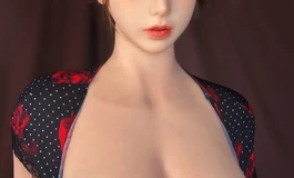 雪娜小姨，你的柰子真亮