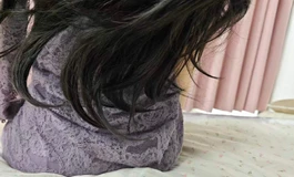 紫色妹妹很有韵味