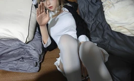 雨和猫娃娃，修女服！