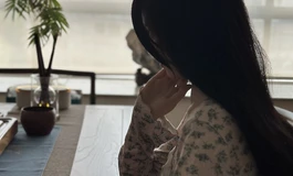 阿加鲁   与佳贤姐姐喝茶