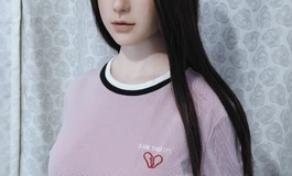 粉色POLO裙女子，健康美丽