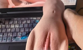 小处男被玩偶姐姐这款逼真飞机杯彻底拿下，全程享受！！！