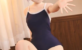 玉足警告！小胸体蕾姆写真与大胸蕾姆视频