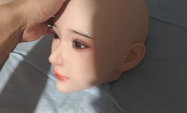 出个楚琳头700块包邮，有一点点瑕疵V：shuyi1100