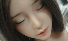 闭眼楚月
