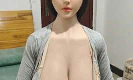 母性感大发，怎么感觉胸越来越大了。。。